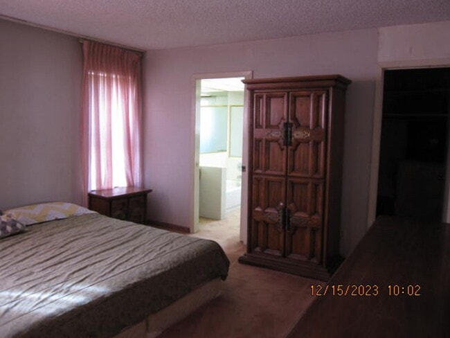 Building Photo - CENTRAL LOCATION - 89119