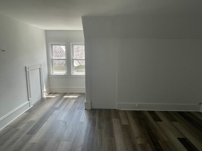 Building Photo - 3 Glidden Ave