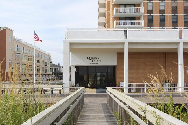 Building Photo - 5200 Boardwalk