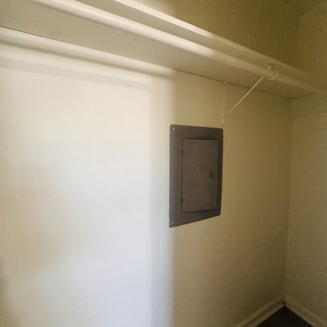 Building Photo - Welcome Home to your 2 Bedroom | 1 Bathroom Apartment Home located at Chateau Royal in Orange, TX!