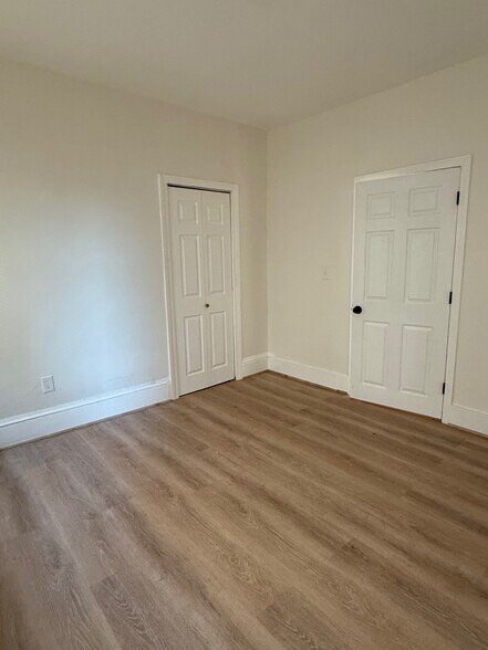 Building Photo - 37 Standish St