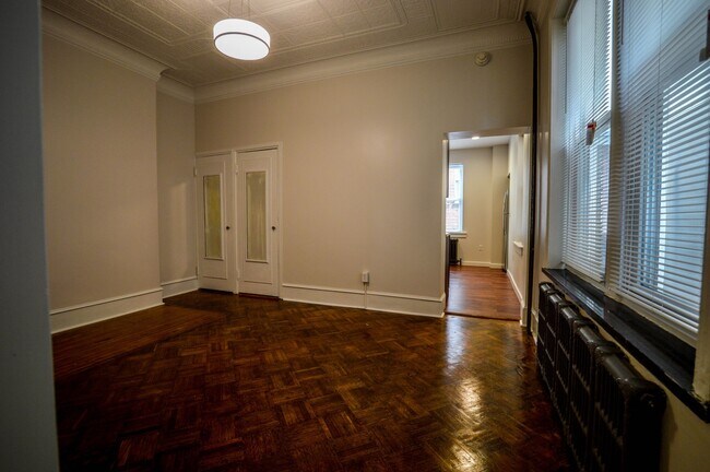 Dining Room/Common Area - 3721 Chestnut St
