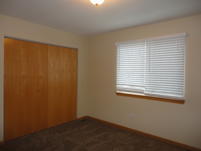 Building Photo - 26300 W Riverbend Ln