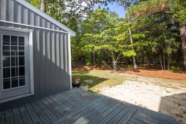 Building Photo - "Charming 3-Bedroom Retreat with Granite Touches and Cozy Fireplace on Winchester Rd!"