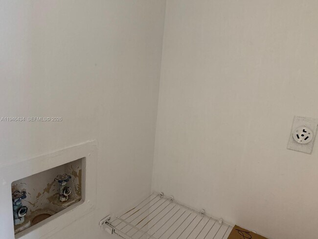 Building Photo - 7601 E Treasure Dr