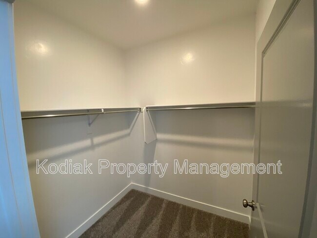 Building Photo - 875 Depot St