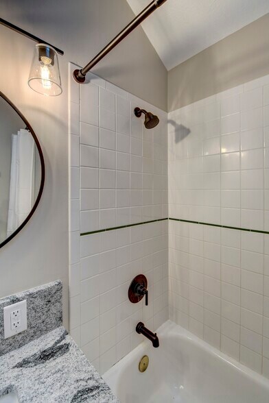 Building Photo - 5210 Rees St