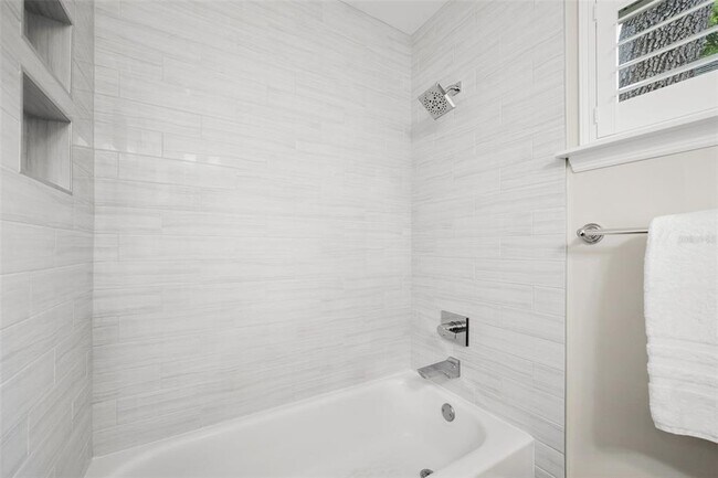 Building Photo - 9821 SW 34th Rd