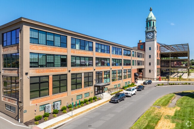 Building Photo - Lace Village