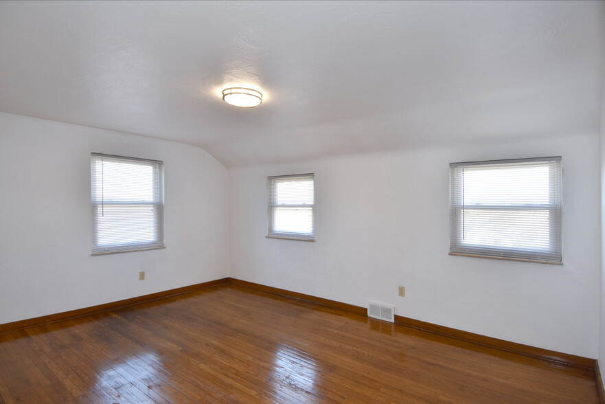 Bedroom #1 with lots of windows and natural light - 31 Marylea Ave