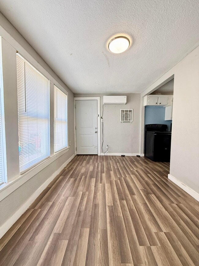 Building Photo - 2109 22nd St