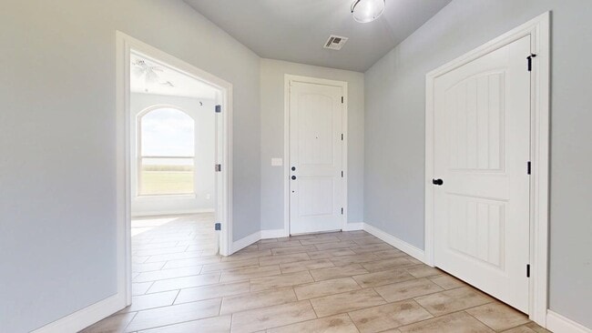 Building Photo - 12580 NE Meers Porter Hill Rd