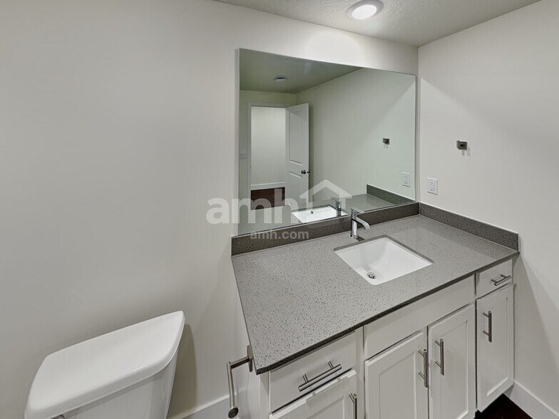 Building Photo - 7135 Woods Rose Dr
