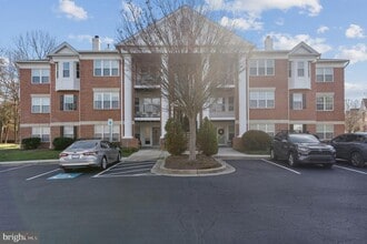 Building Photo - 2405 Forest Edge Ct