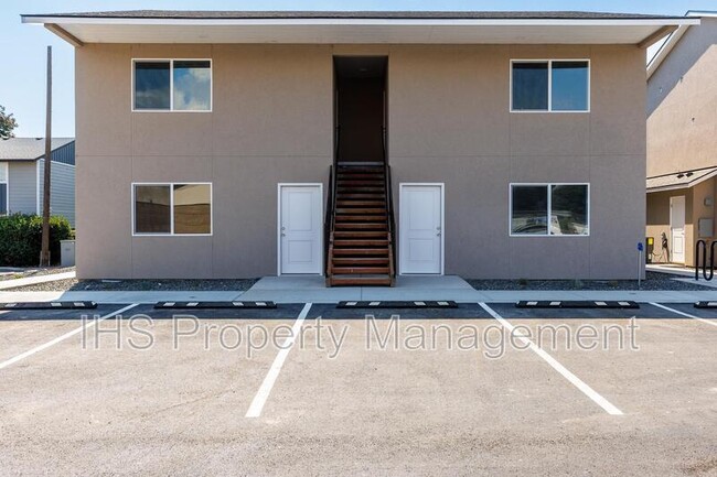 Building Photo - 485 S 38th Ave