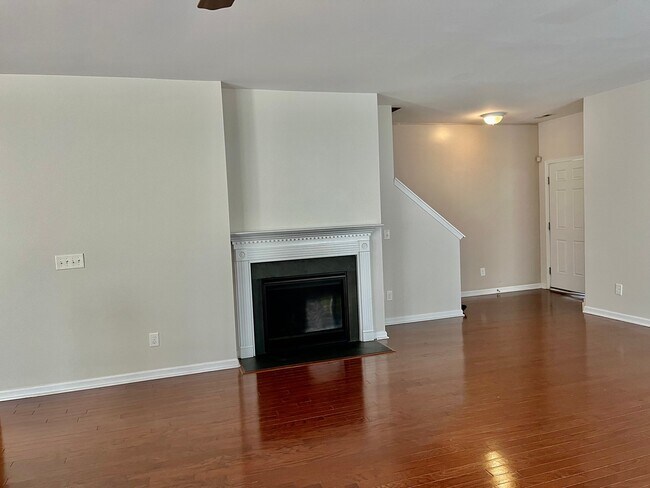 Building Photo - 1109 Somers Dr