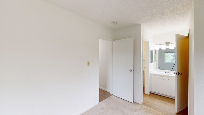 Building Photo - 541 Alameda del Prado