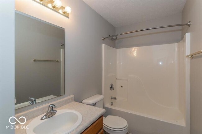 Building Photo - 10686 Trailwood Dr