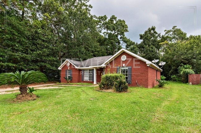 Building Photo - Newly Renovated Brick Home!