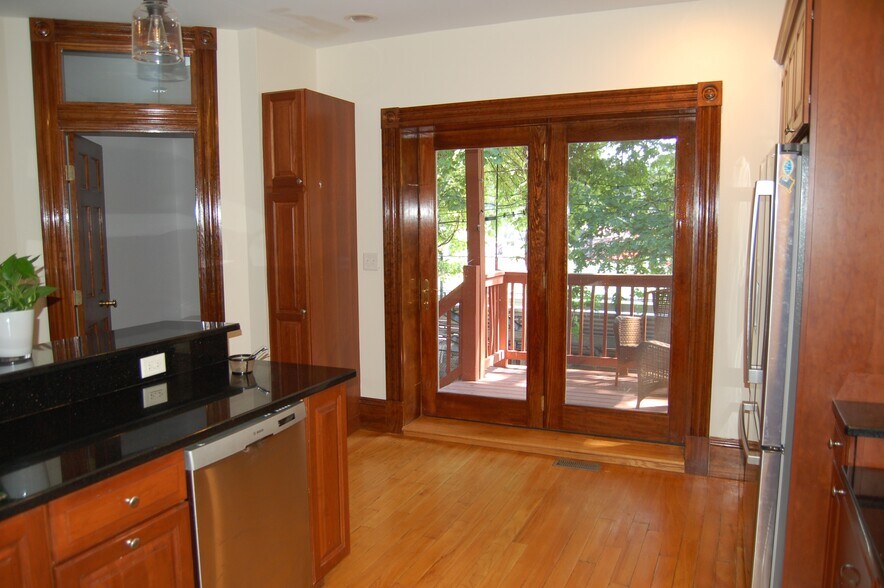 Building Photo - 16 Kent Sq