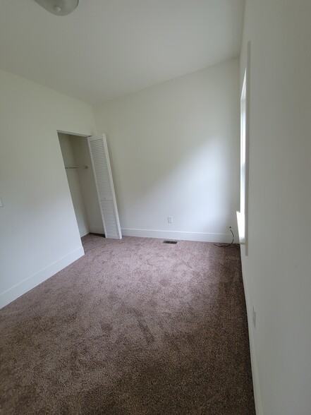 Front Bedroom - 125 Neil St
