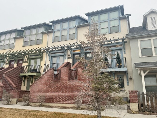 Building Photo - 855 Pantani Ct