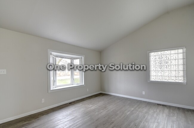 Building Photo - 1330 Cass St