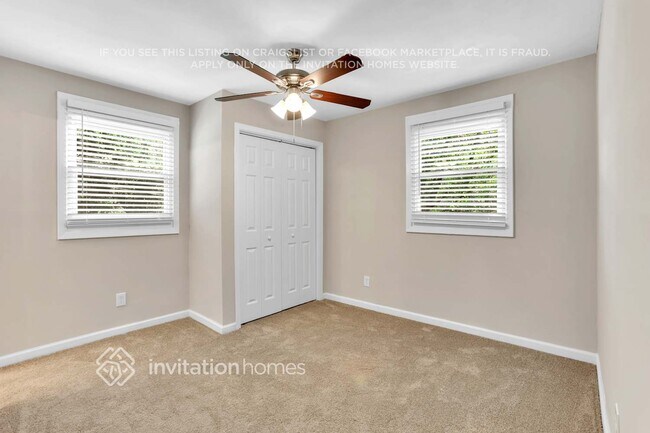 Building Photo - 353 Simca St SE