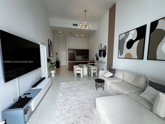 Building Photo - 475 Brickell Ave