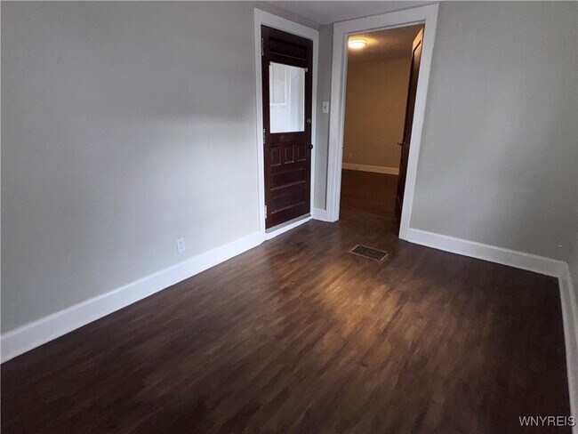 Building Photo - 34 Sunset St