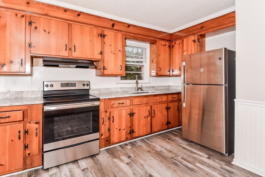 Building Photo - 1908 State Rd S-28-425