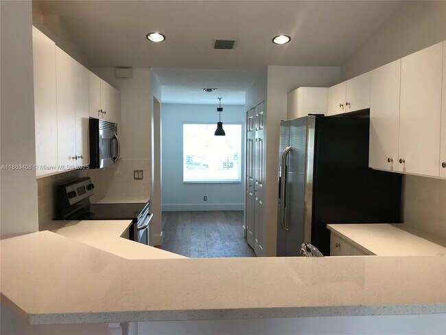 Building Photo - 4265 Pine Ridge Ct