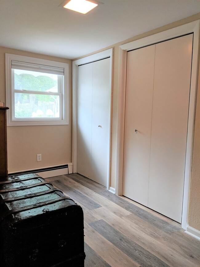 Building Photo - 2 Bedroom Remodeled Home with Lake Access