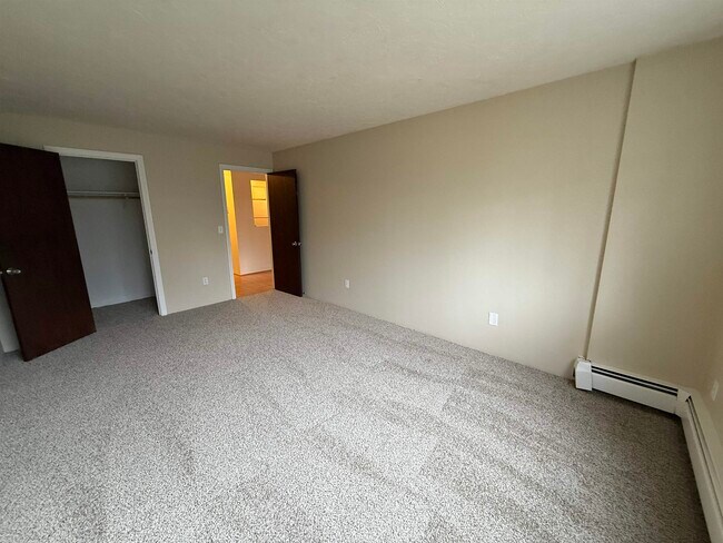 Building Photo - 383 Huse Rd