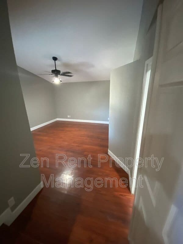 Building Photo - 815 W Juanita Cir