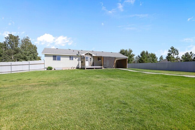 Building Photo - 5 Bed 3 Bath Home in Rigby