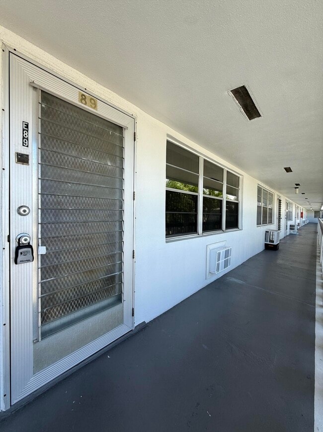 Building Photo - 89 Northampton S