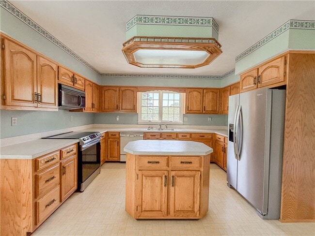 Building Photo - 255 Starritt Ln