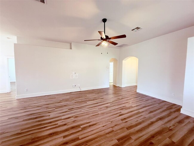 Building Photo - 207 Mollie Dr