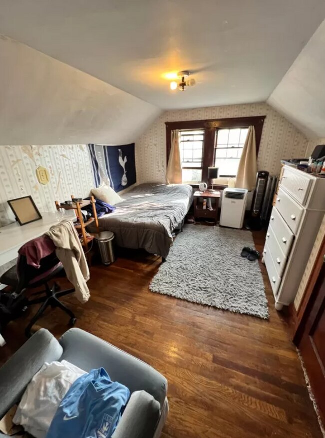 Building Photo - 15 Upland Rd