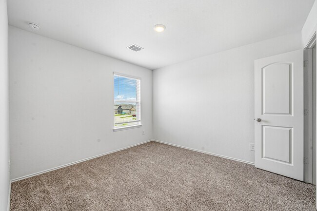 Building Photo - 24122 Juniper Hts Dr