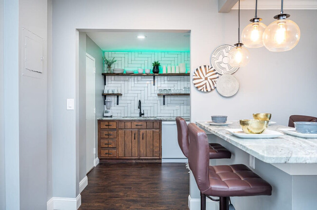 Building Photo - 215 Piedmont Ave NE