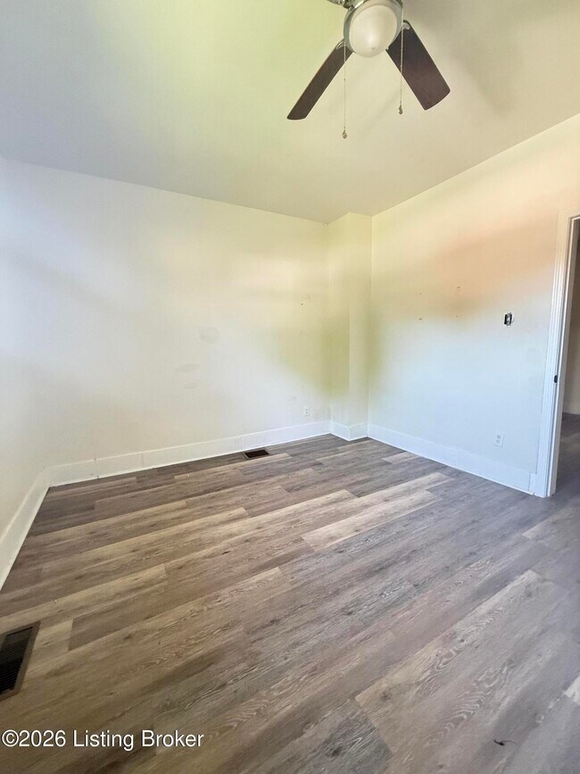 Building Photo - 1120 Weller Ave