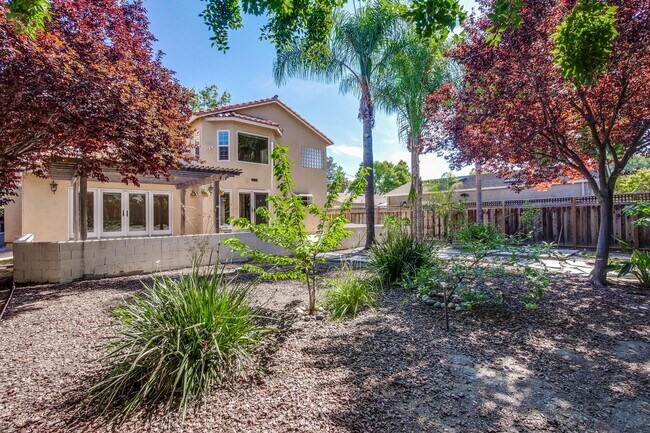 Building Photo - Gorgeous Willow Glen Two Story Home Availa...