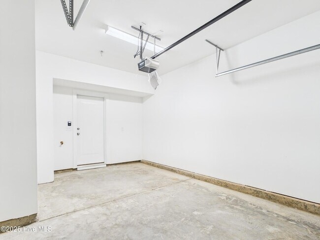 Building Photo - 1259 Shaw View Aly