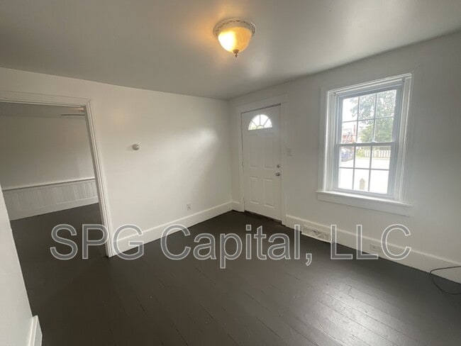 Building Photo - 280 S Central Ave