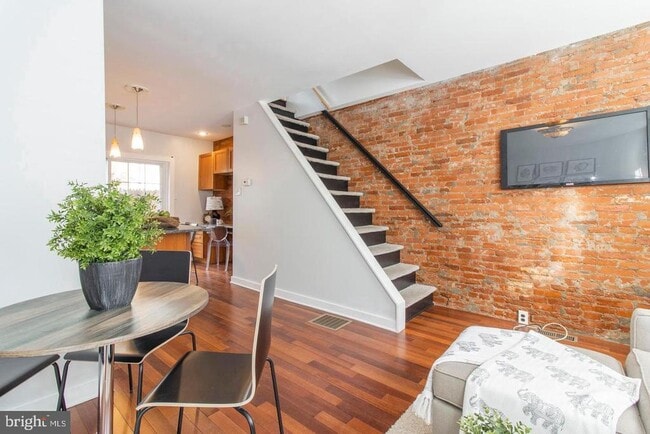 Building Photo - 1725 Webster St