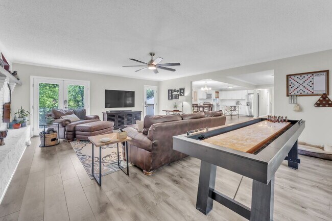 Building Photo - Renovated 3 Bed / 1.5 Bath Home with Open Floor Plan & Two Spacious Living Areas $1,975/mo rent