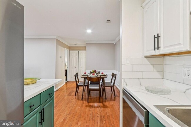 Building Photo - 18202 Chalet Dr