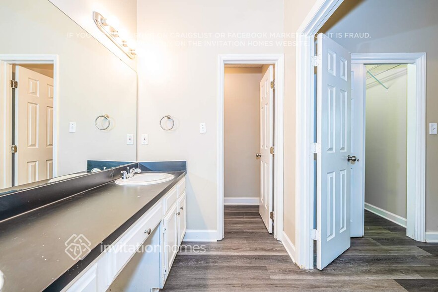 Building Photo - 2704 Kempsford Pl